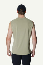 840070_H31_202_Men_Pace_Air_Tank_powder_green_A372_c_low