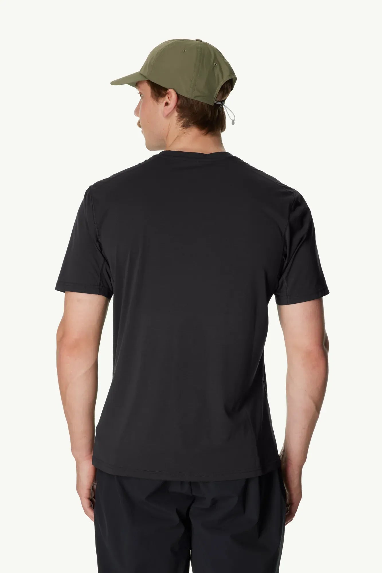 840071_G69_202_Men_Pace_Air_Message_Tee_true_black_houdini_logo_c_low