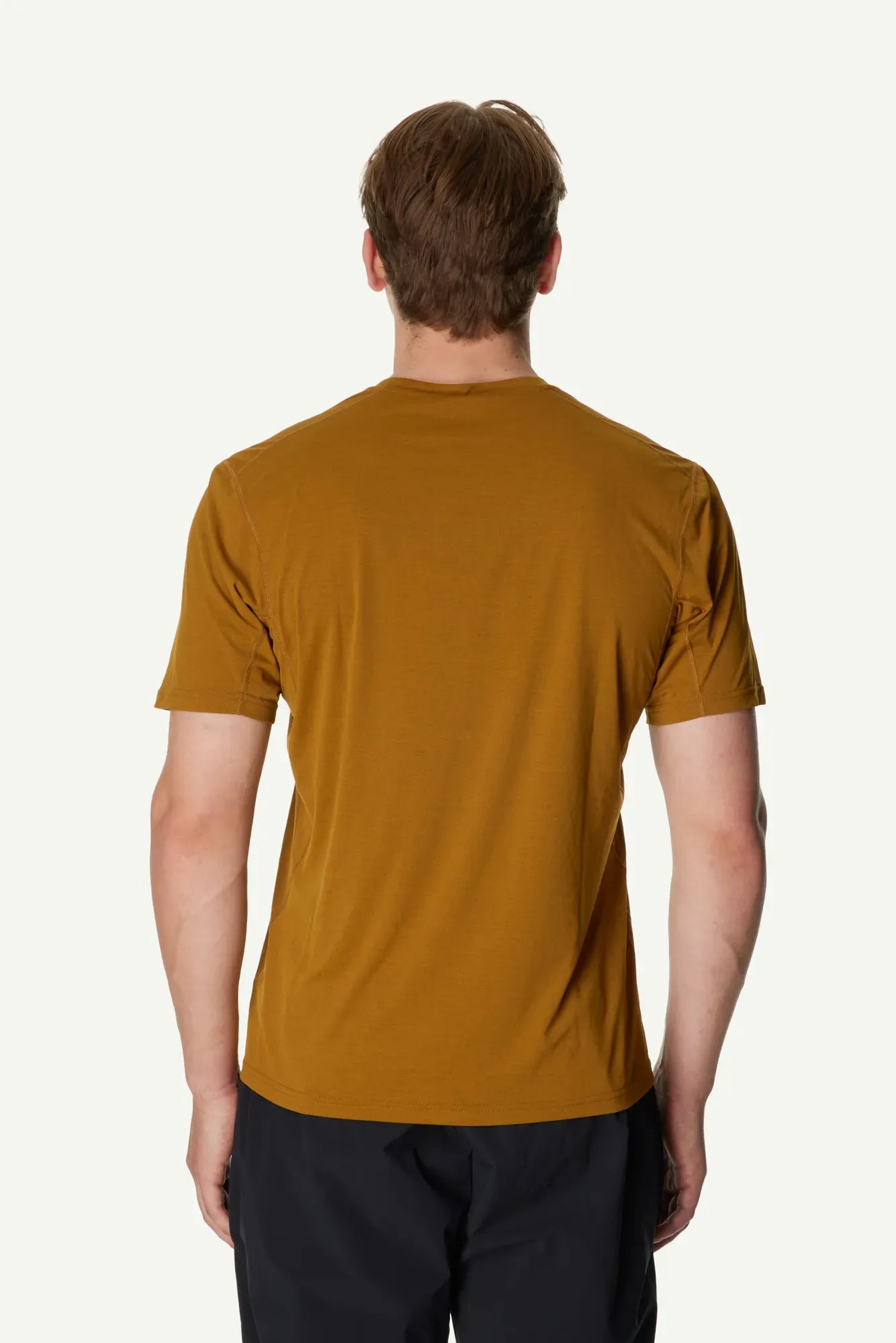 840071_I46_202_Men_Pace_Air_Message_Tee_greenish_gold_houdini_logo_A372_c_low
