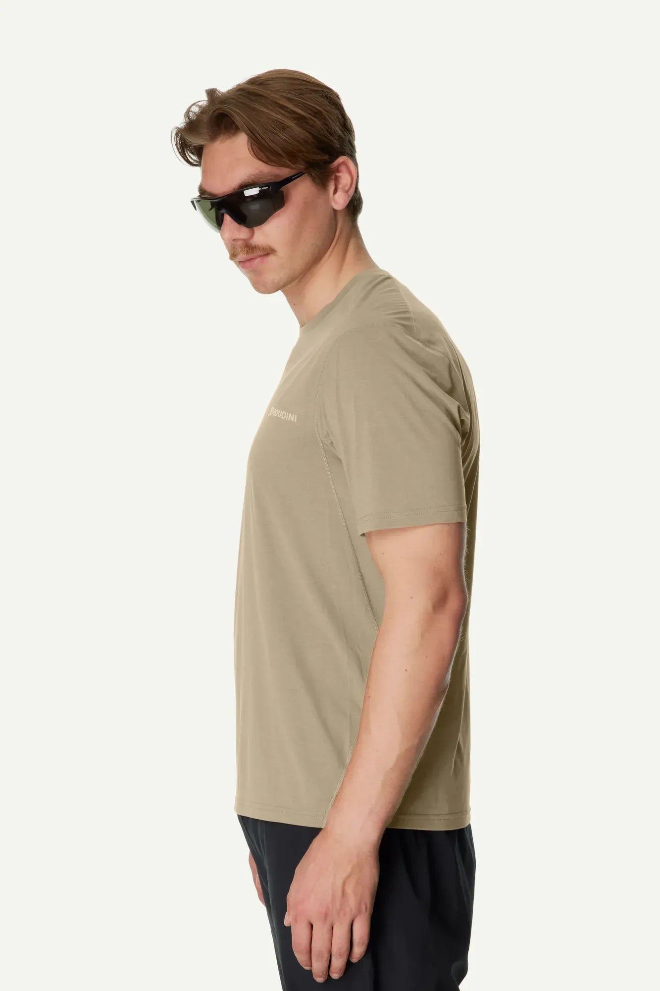 840071_I57_201_Men_Pace_Air_Message_Tee_powder_green_houdini_logo_c_low