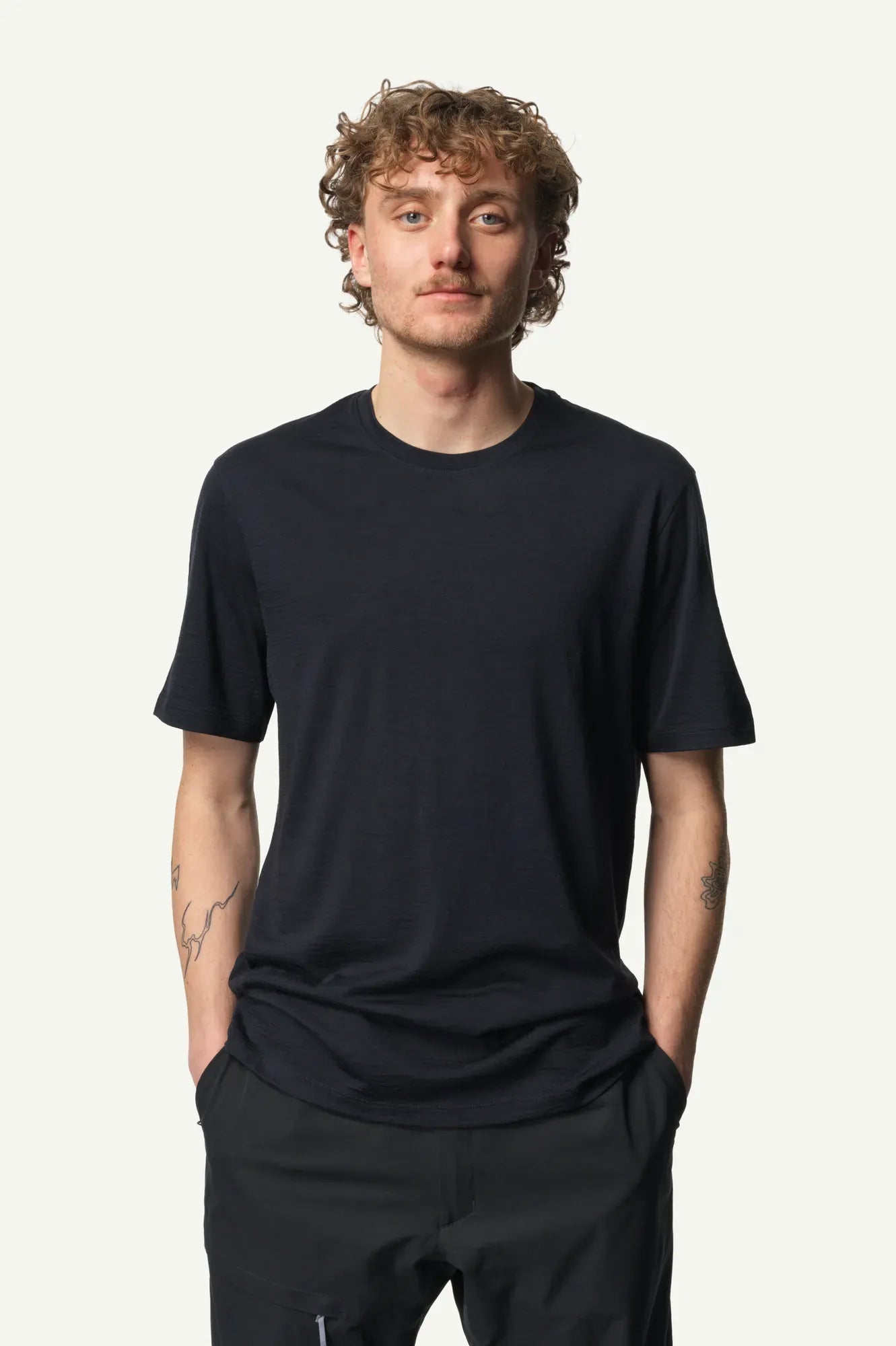 840079_900_200_Men_Puremerino_Tee_true_black_c_low