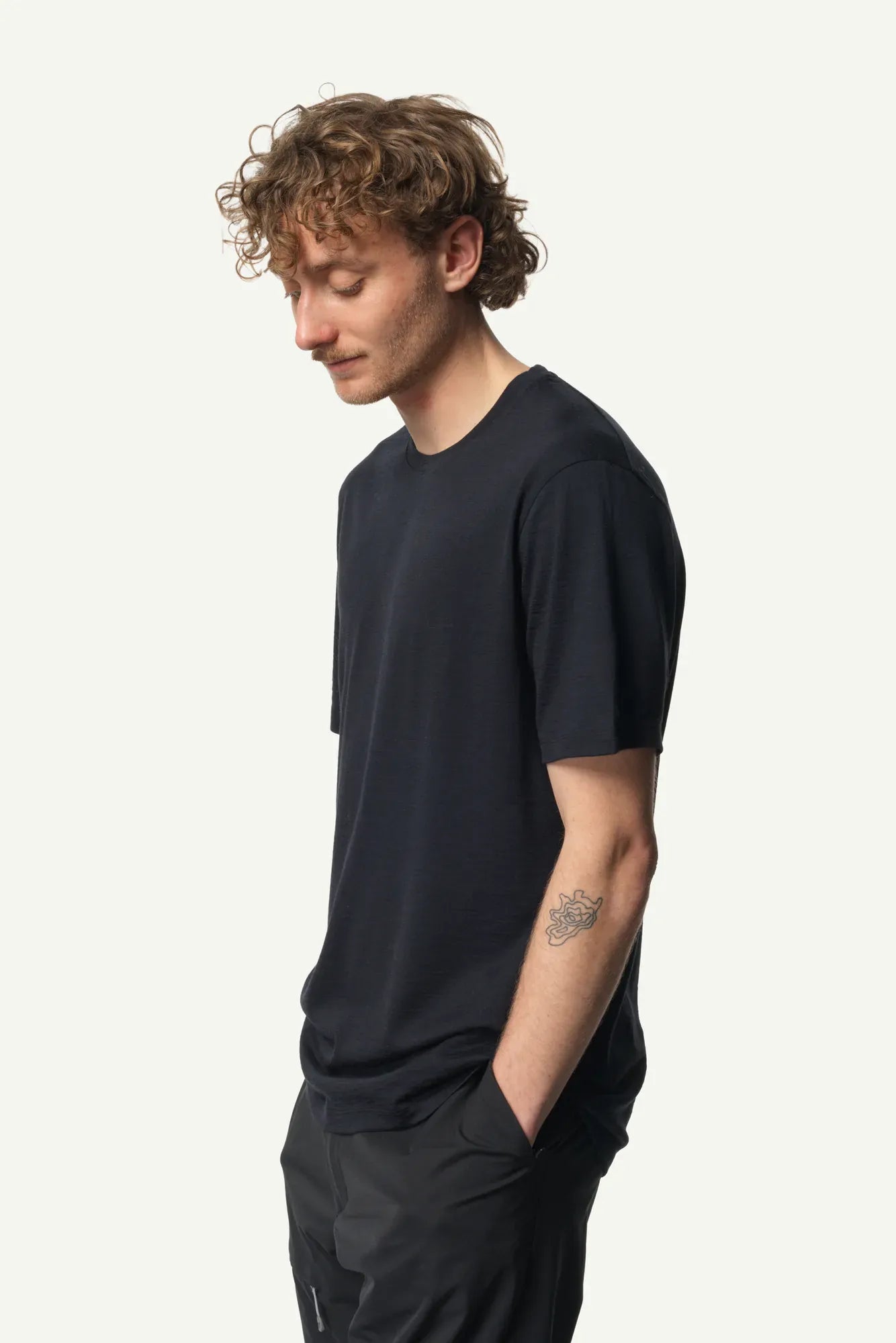 840079_900_300_Men_Puremerino_Tee_true_black_c_low