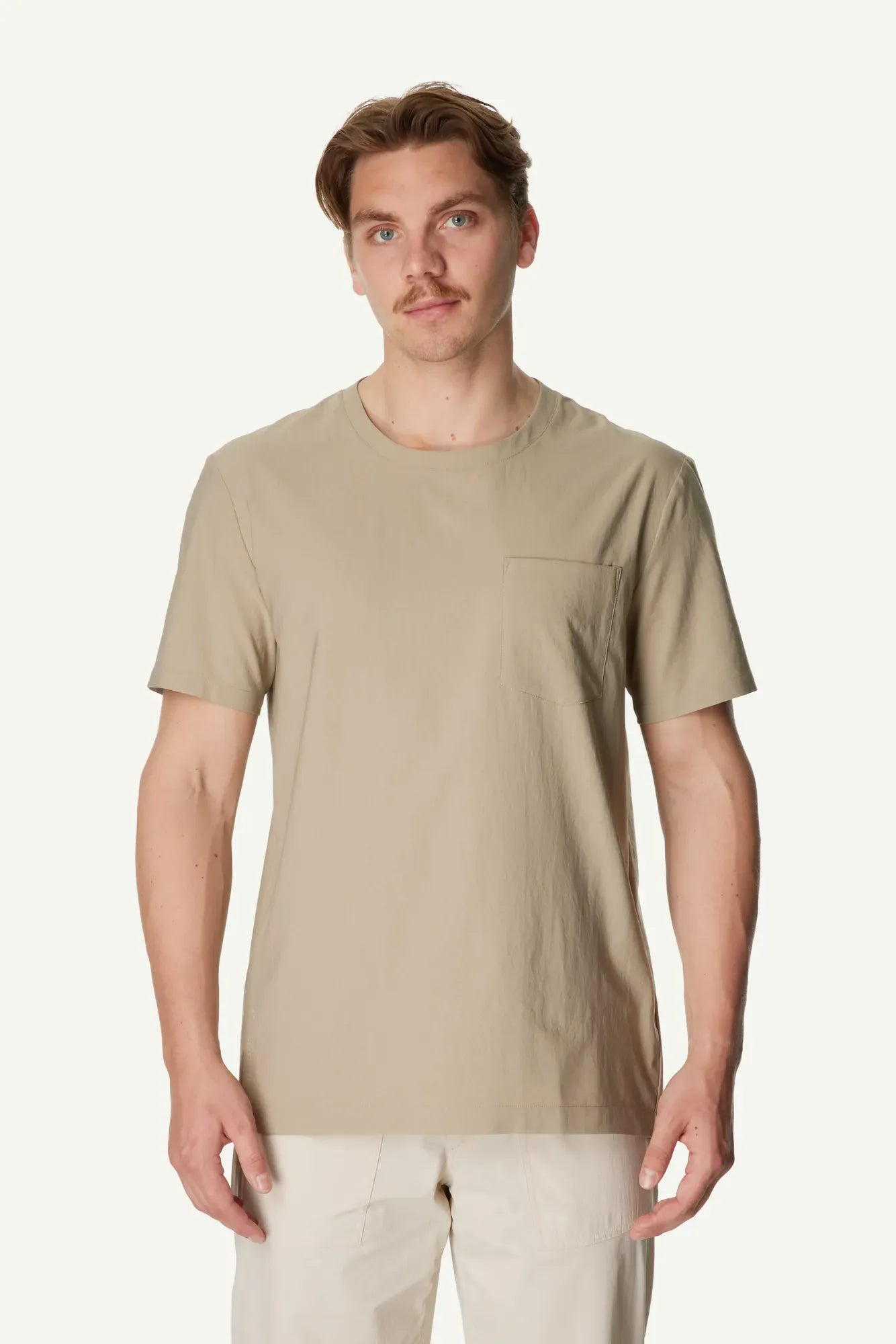 840098_H31_200_Men_Cover_Tee_II_powder_green_A372_c_low