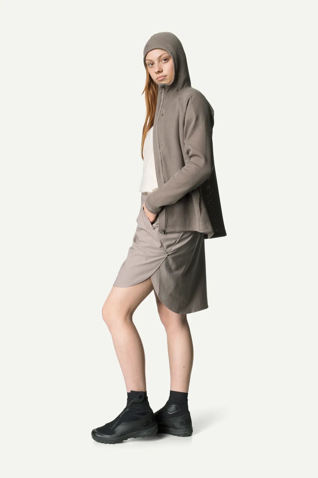 860005_B12_100_Women_Stride_Skirt_morning_haze_c_low