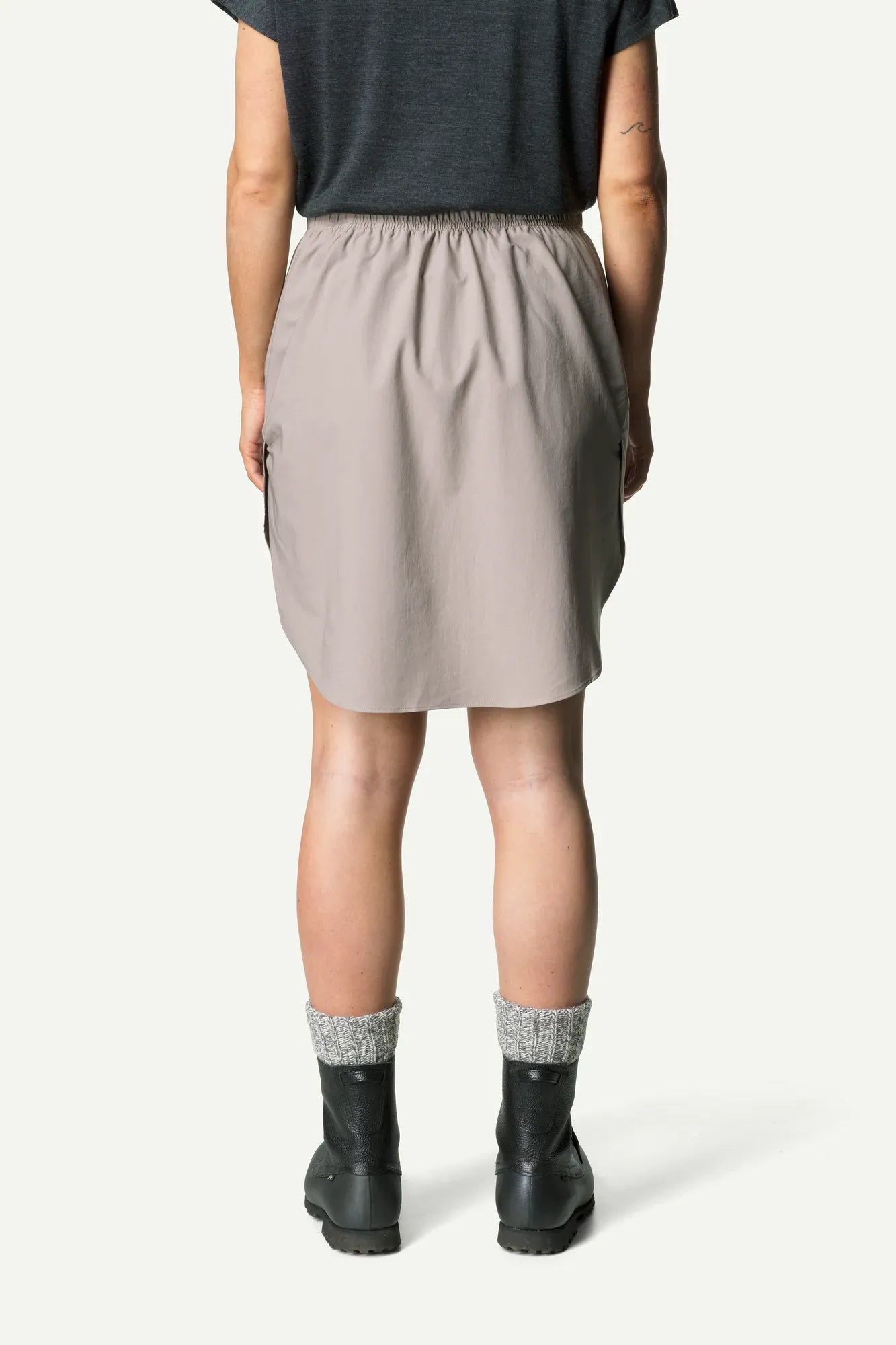 860005_B12_202_Women_Stride_Skirt_morning_haze_c_low