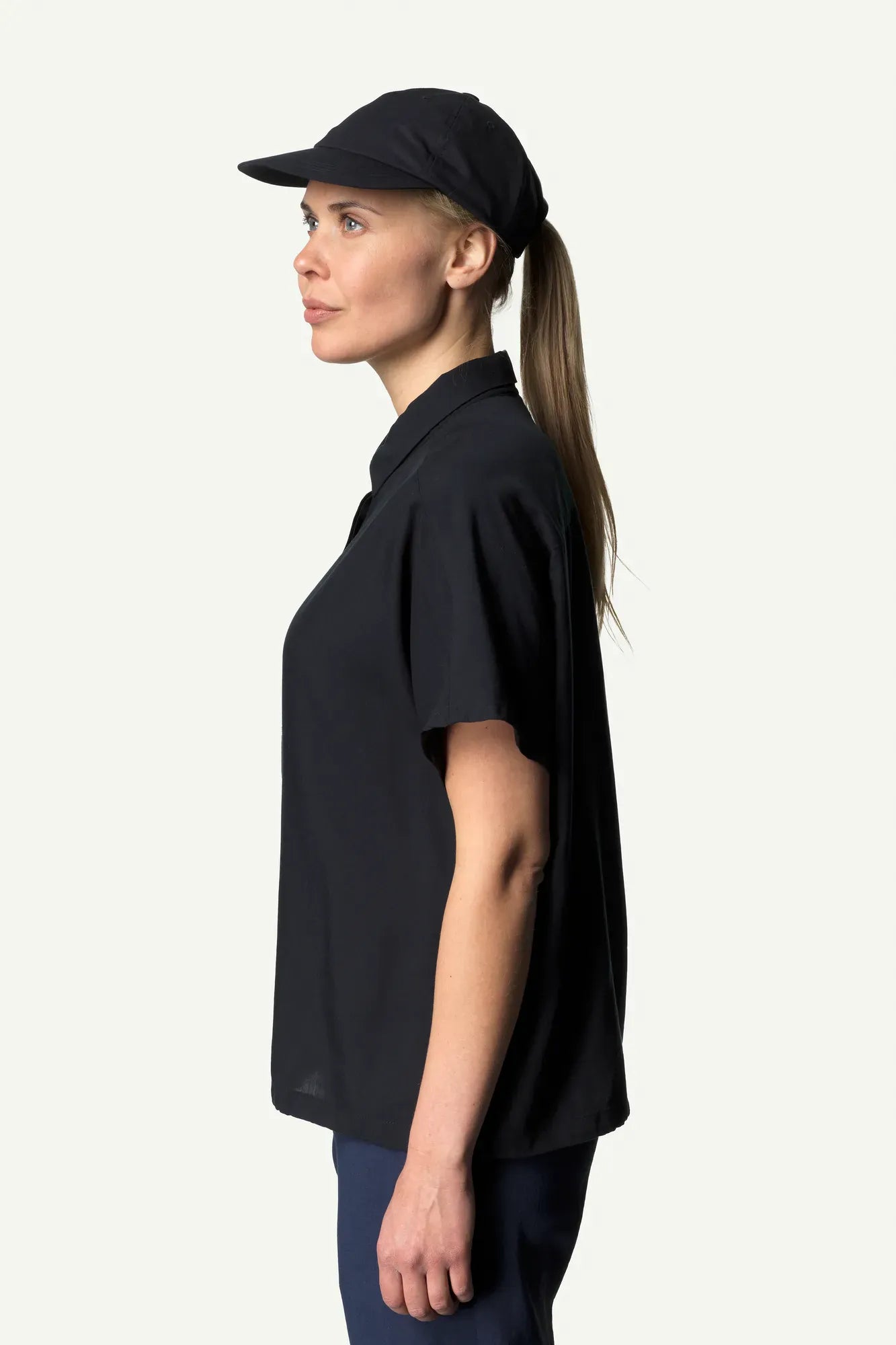860010_B30_201_Women_Tree_Top_true_black_light_c_low