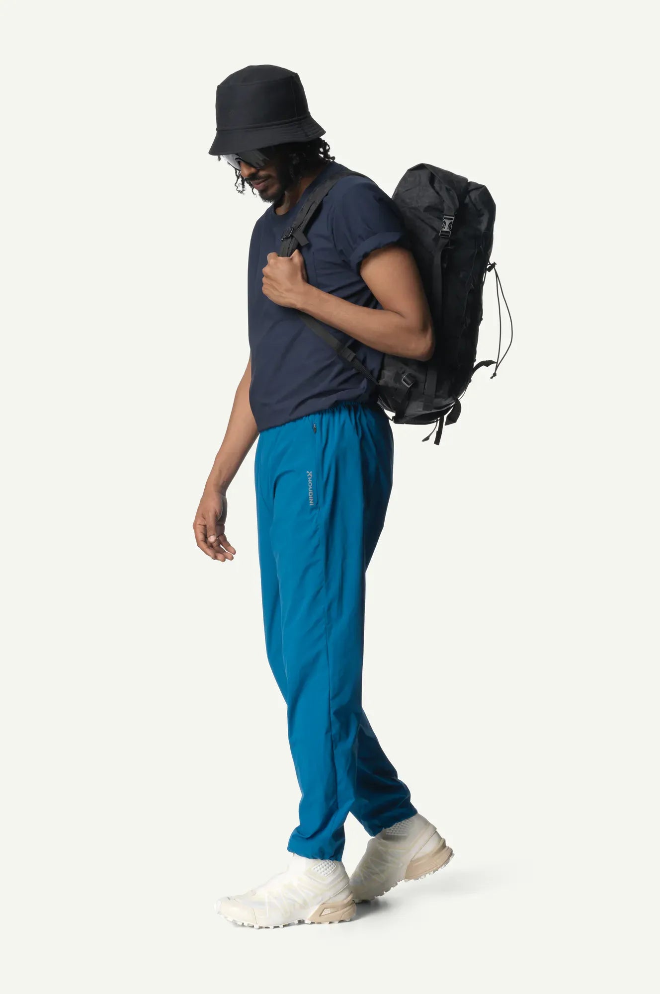 860014_D39_102_Men_Pace_Light_Pants_out_of_the_blue_c_low