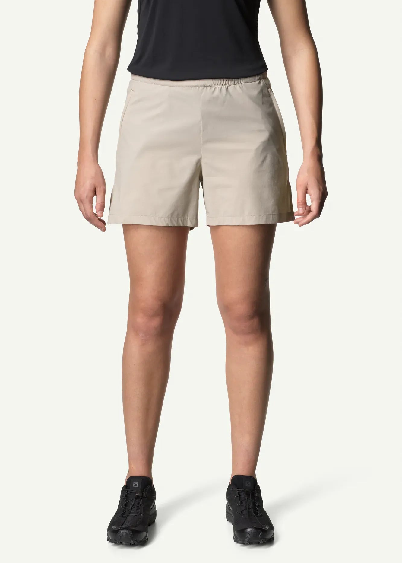 860017_148_200_Women_Pace_Light_Shorts_sandstorm_c_low