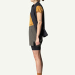 860017_174_103_Women_Pace_Light_Shorts_baremark_green_c_low