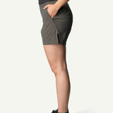 860017_174_201_Women_Pace_Light_Shorts_baremark_green_c_low