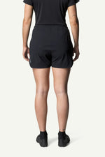860017_900_202_Women_Pace_Light_Shorts_true_black_c_low