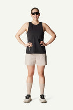 860017_H28_100_Women_Pace_Light_Shorts_greenish_gray_A112_c_low