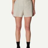 860017_H28_200_Women_Pace_Light_Shorts_greenish_gray_A100_c_low