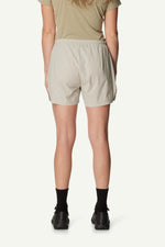 860017_H28_202_Women_Pace_Light_Shorts_greenish_gray_A100_c_low