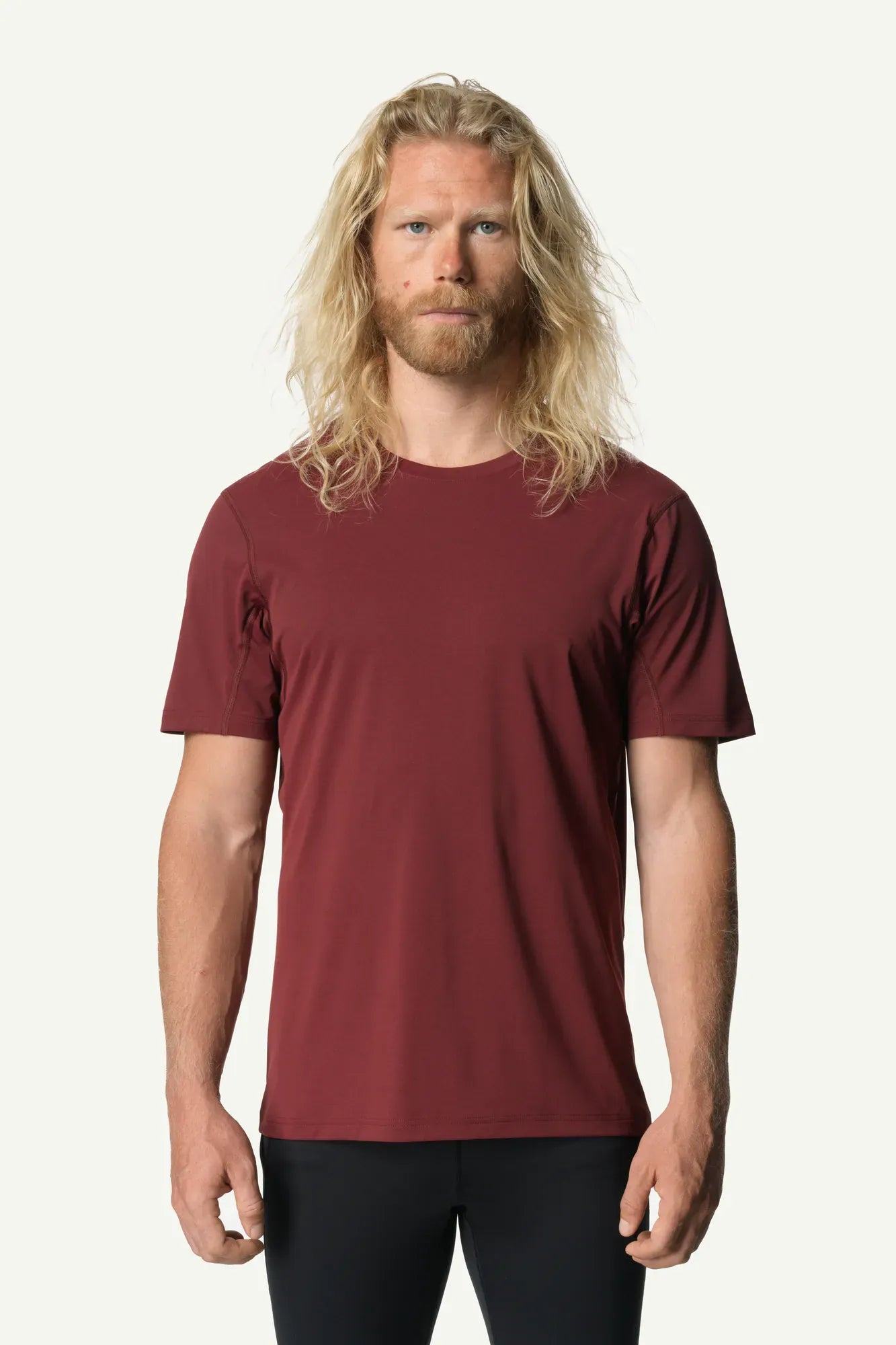 860019_F30_200_Men_Pace_Air_Tee_cab_red_C100_c_low