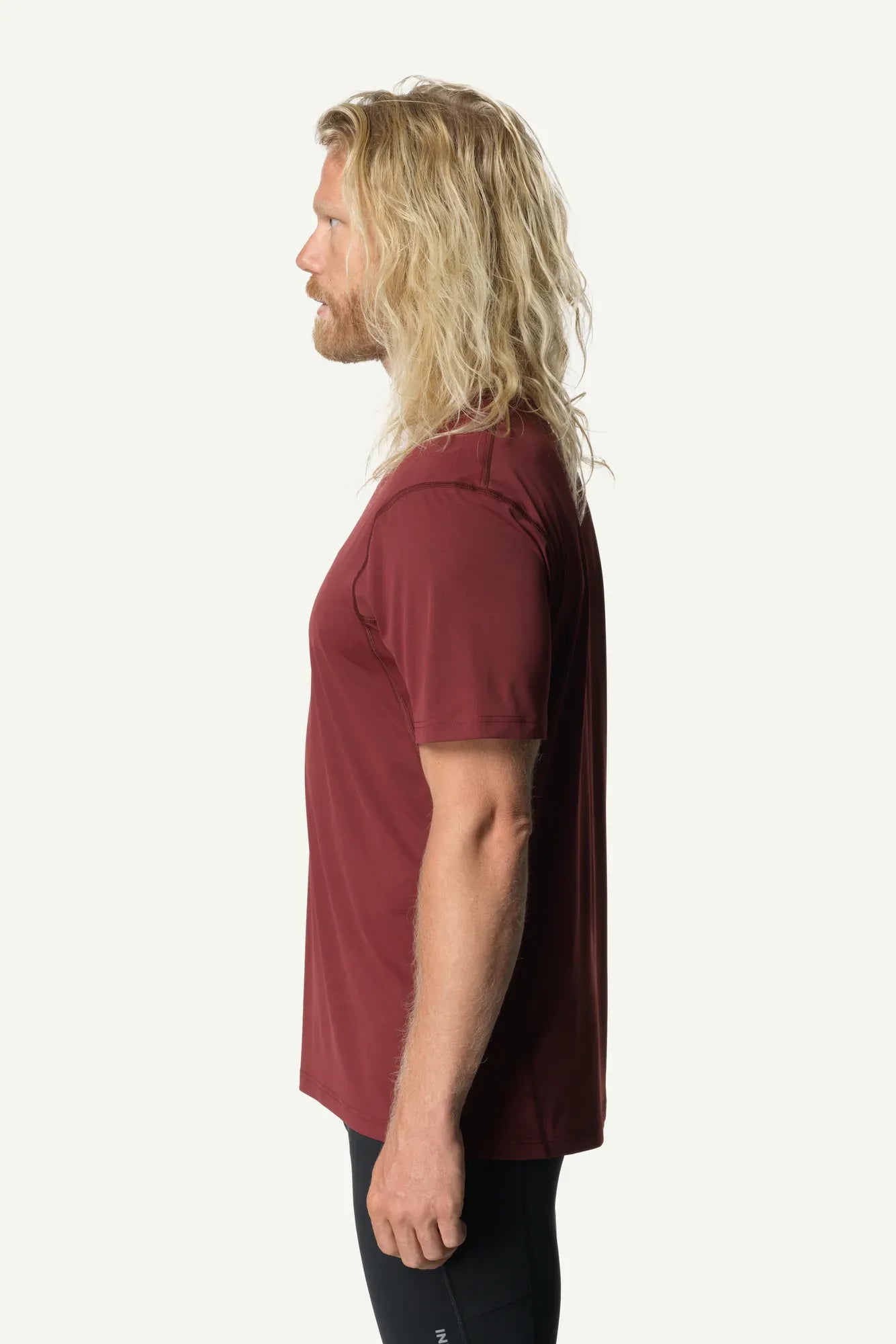 860019_F30_202_Men_Pace_Air_Tee_cab_red_C100_c_low
