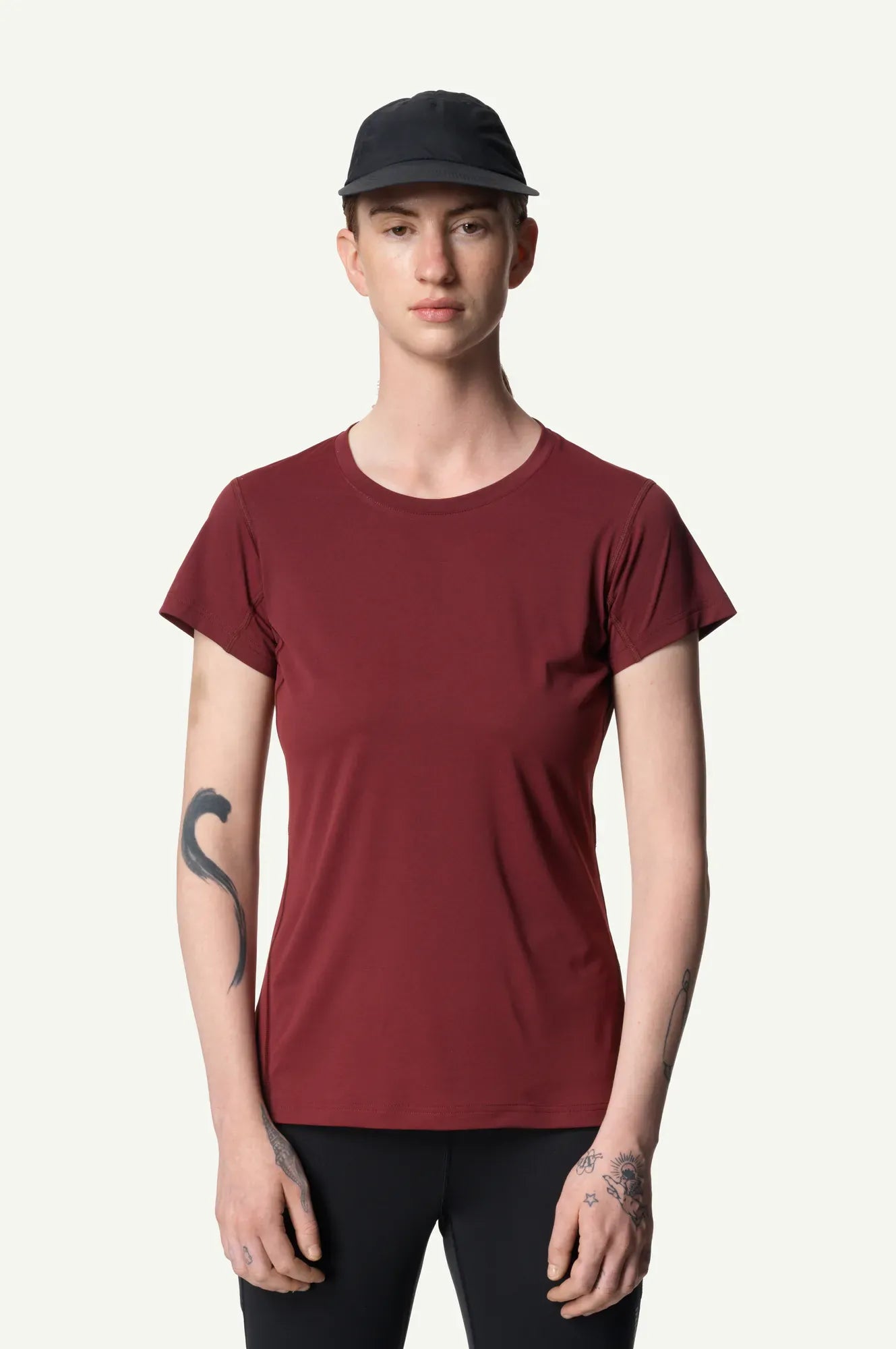 860020_F30_200_Women_Pace_Air_Tee_cab_red_C468_c_low