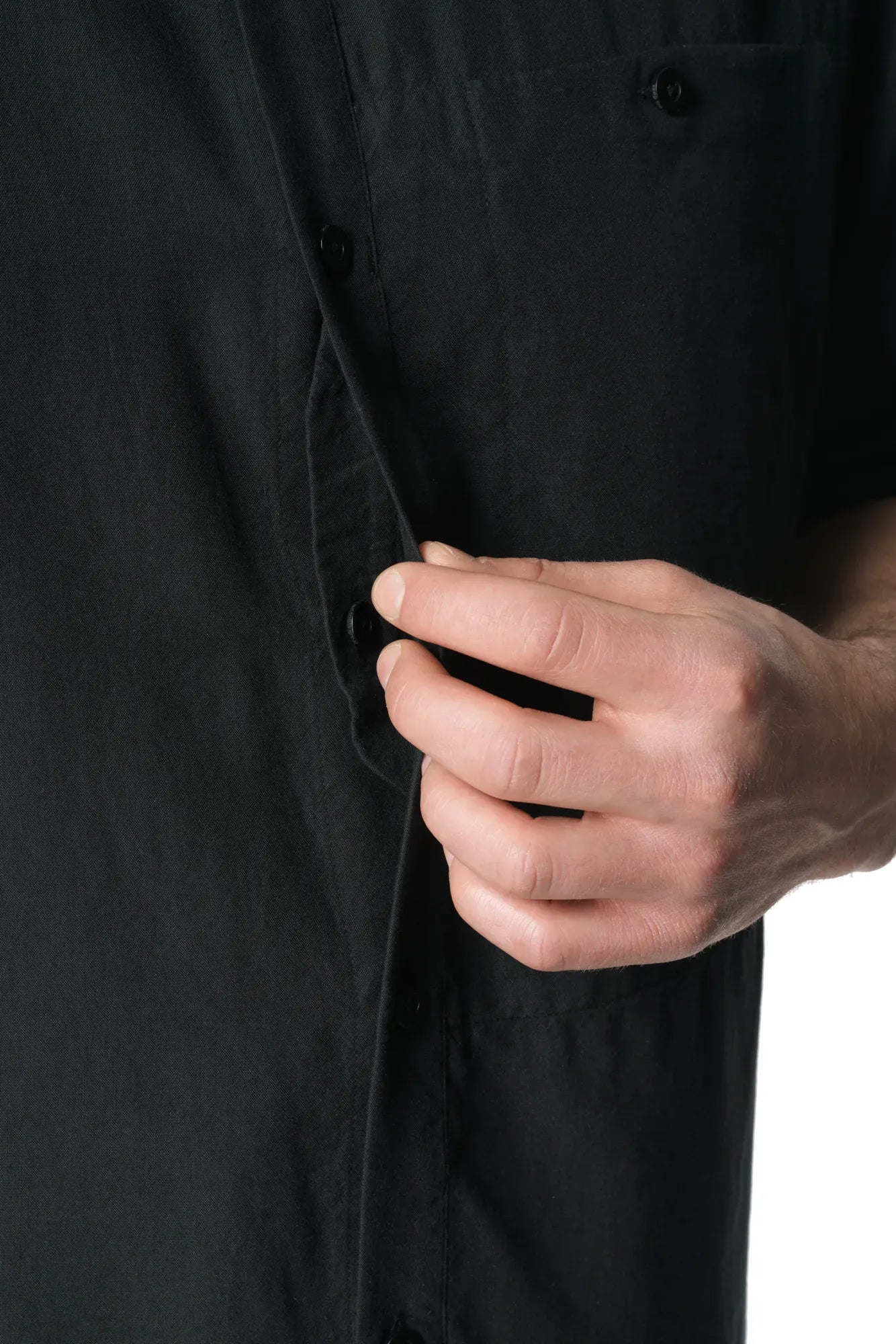 860051_B30_603_Men_Tree_Shortsleeve_Shirt_true_black_light_c_low
