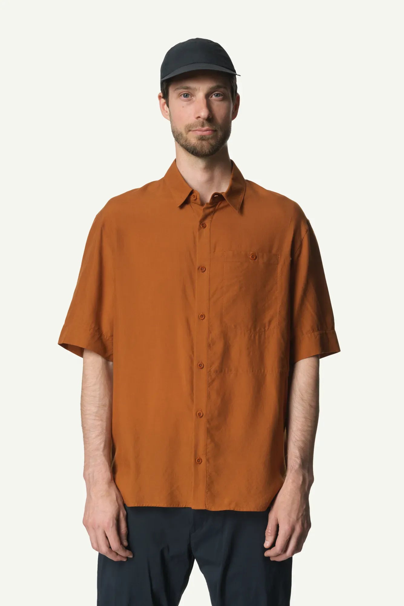 860051_F24_200_Men_Tree_Shortsleeve_Shirt_cinnamon_brown_C107_c_low