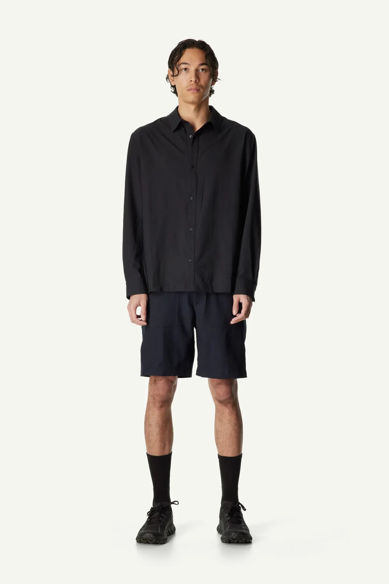 860058_900_100_Men_Symbio_Base_Shirt_true_black_A675_c_low