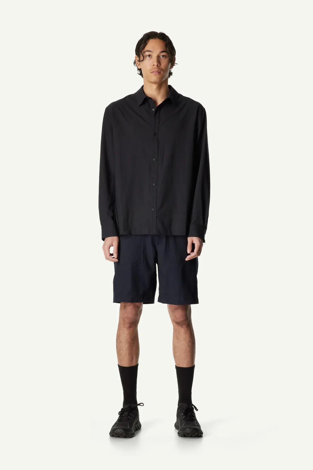 860058_900_100_Men_Symbio_Base_Shirt_true_black_A675_c_low