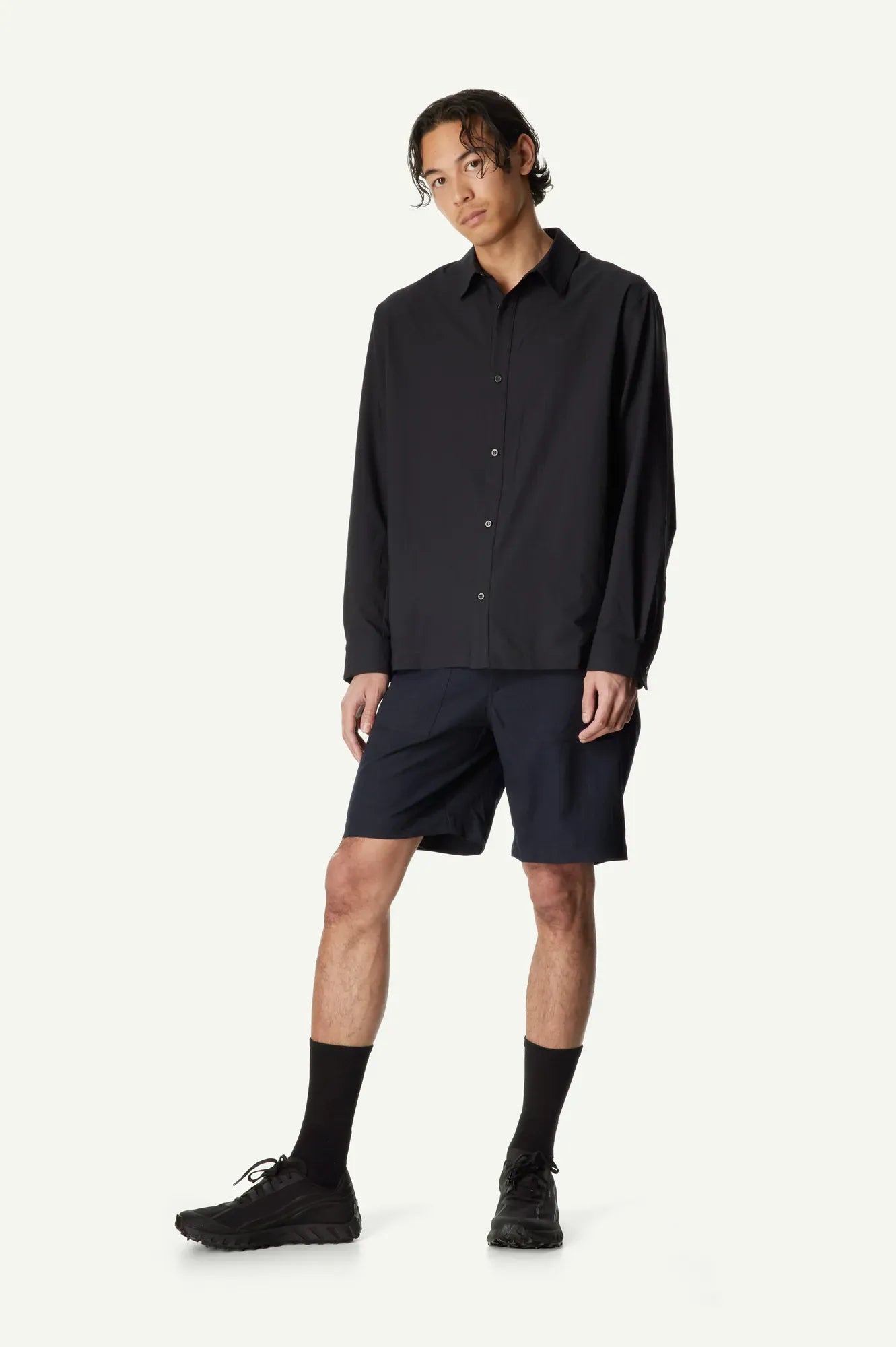 860058_900_101_Men_Symbio_Base_Shirt_true_black_A675_c_low