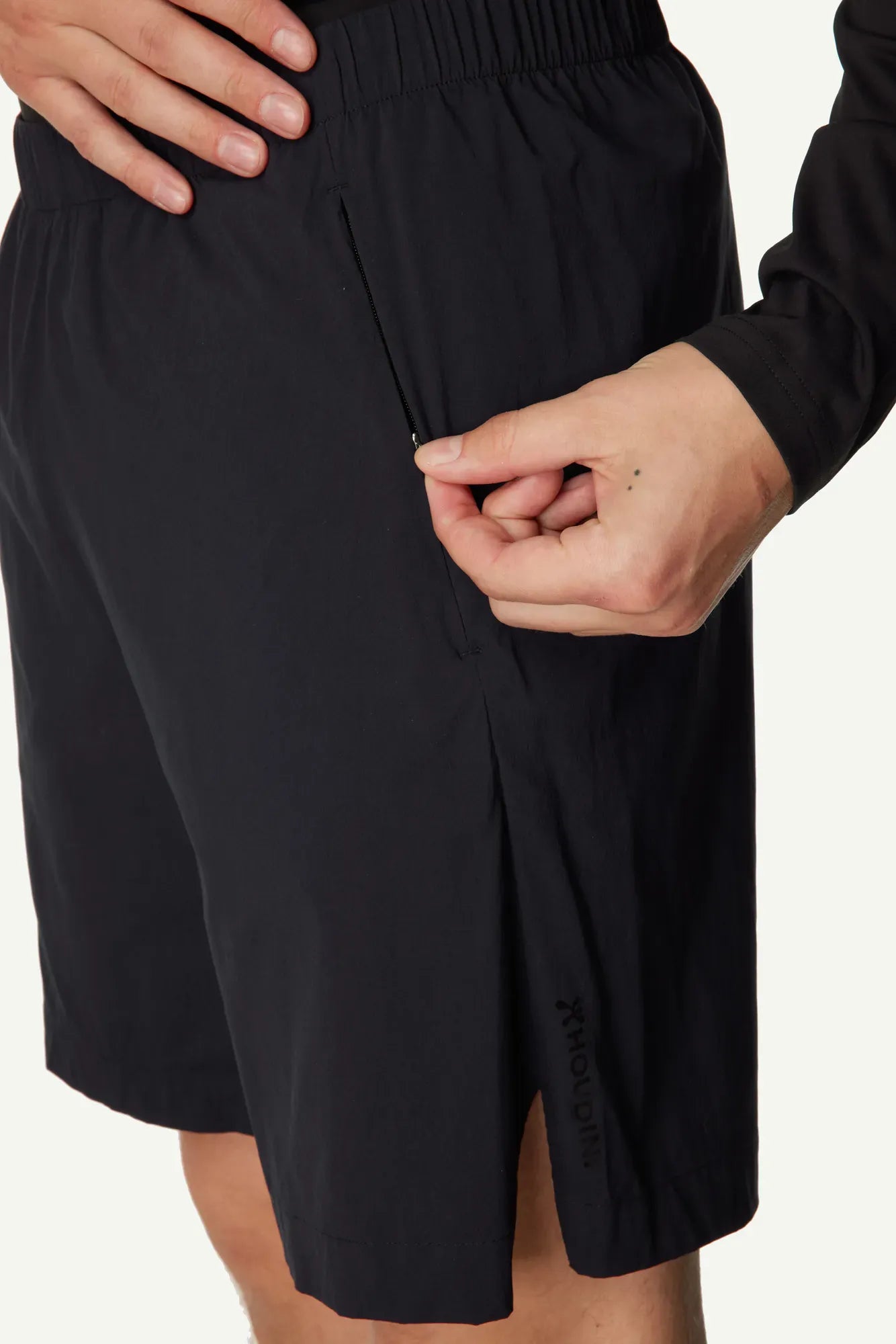 860072_900_200_Men_Liquid_Shorts_true_black_A372_c_low