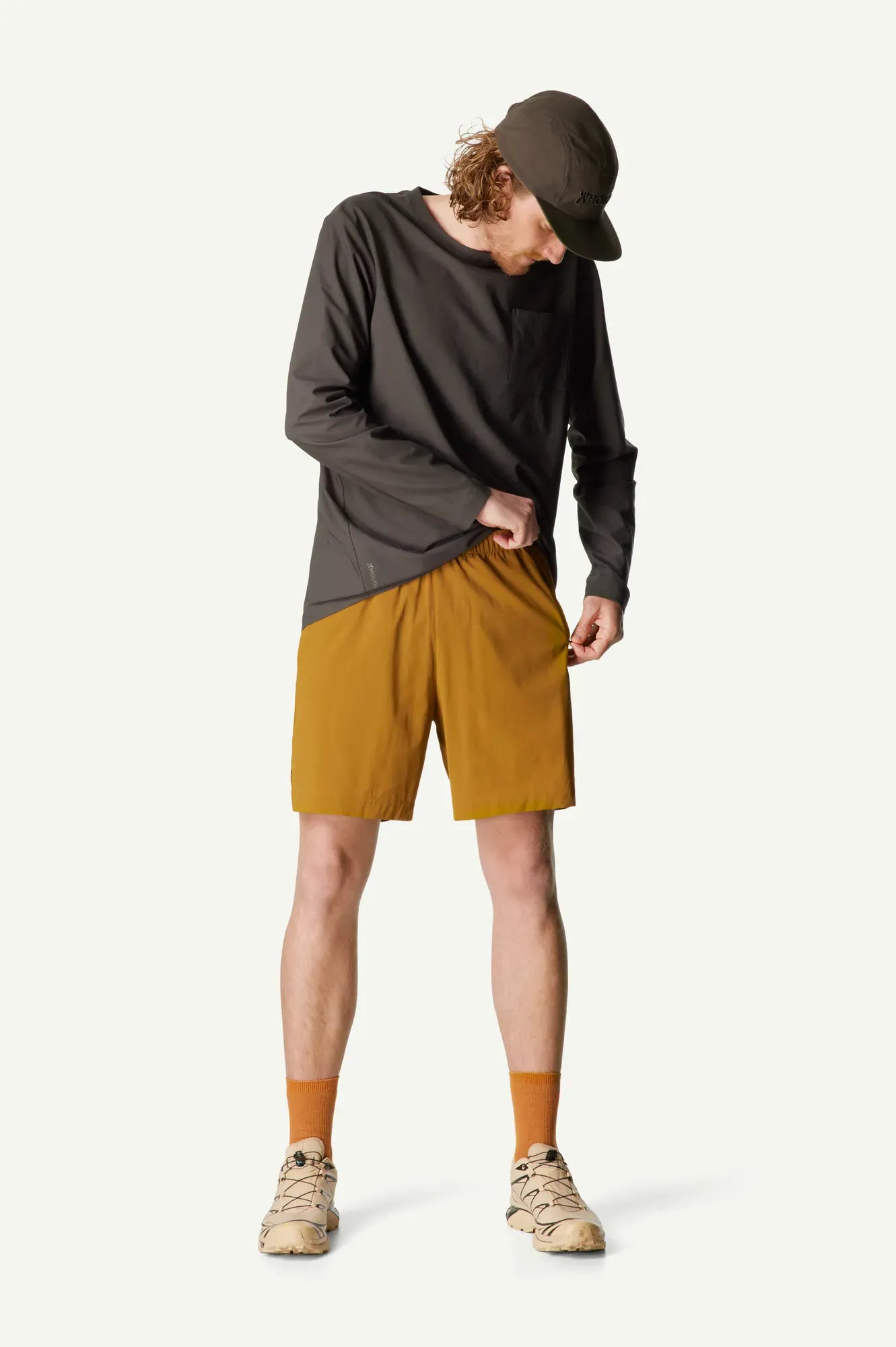 860072_G65_102_Men_Liquid_Shorts_greenish_gold_A390_c_low