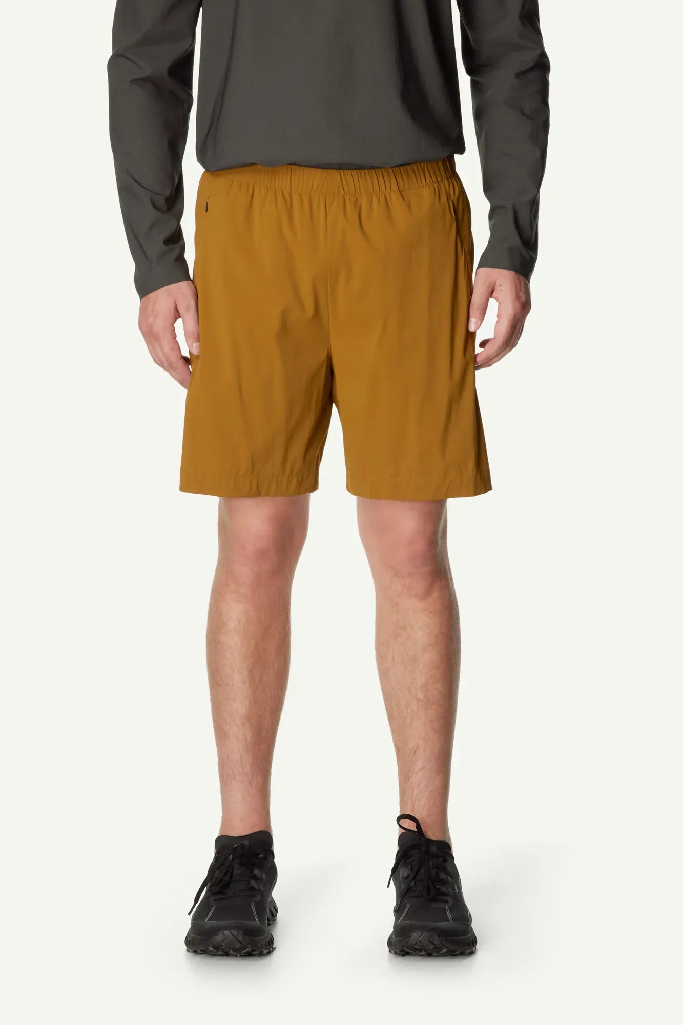 860072_G65_200_Men_Liquid_Shorts_greenish_gold_A372_c_low