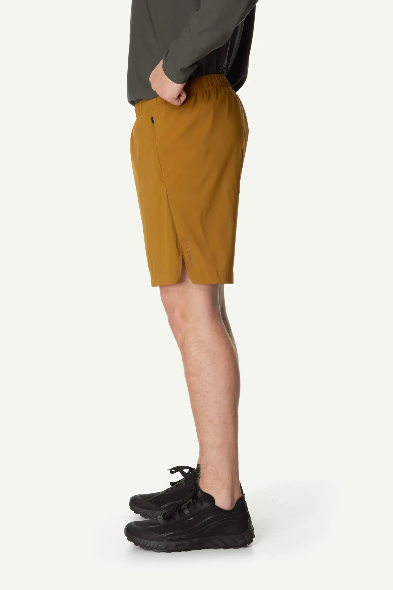 860072_G65_201_Men_Liquid_Shorts_greenish_gold_A372_c_low