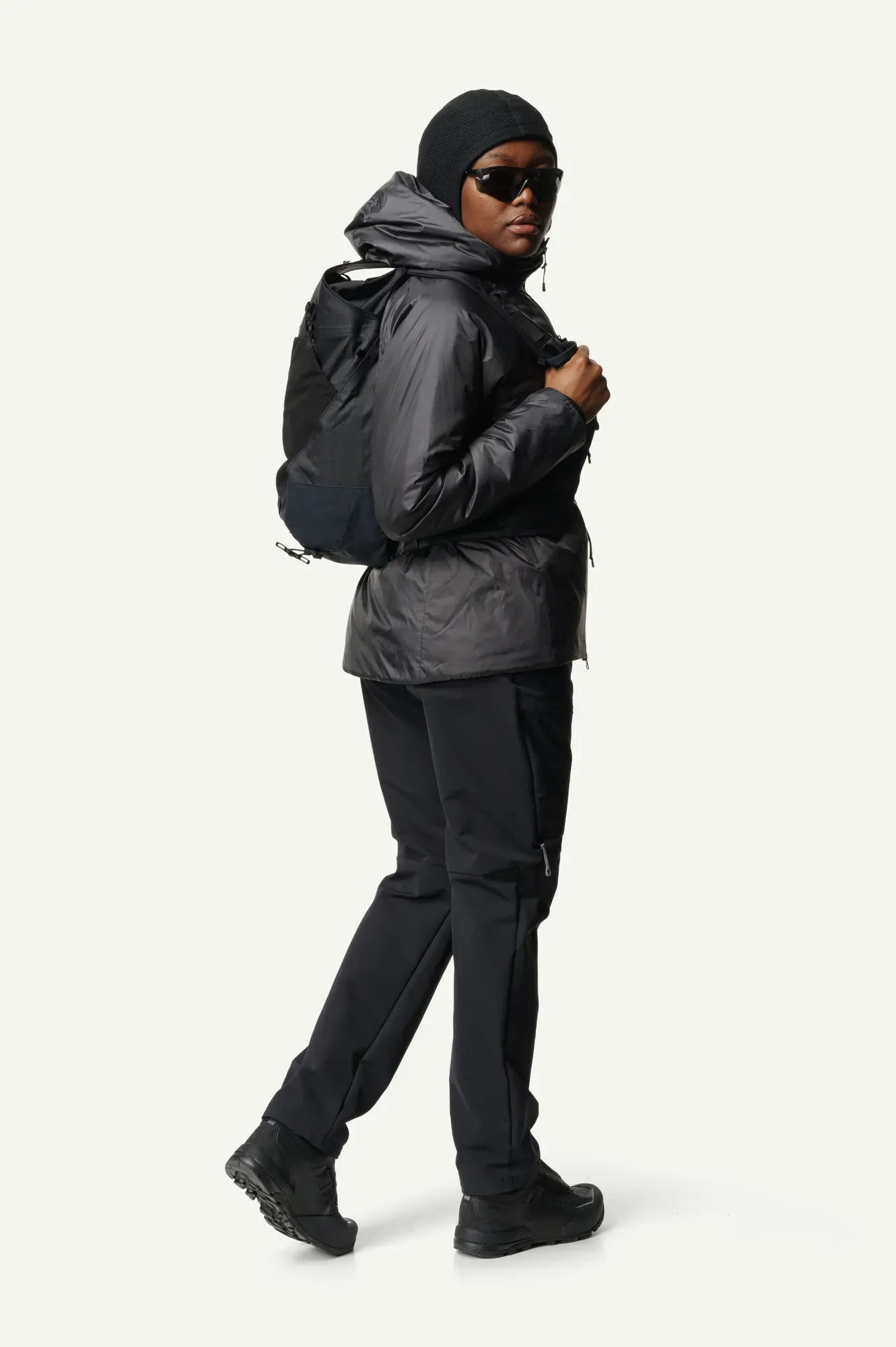 Ws-Dunfri_true-black_820002_900_SET_5866_c_low